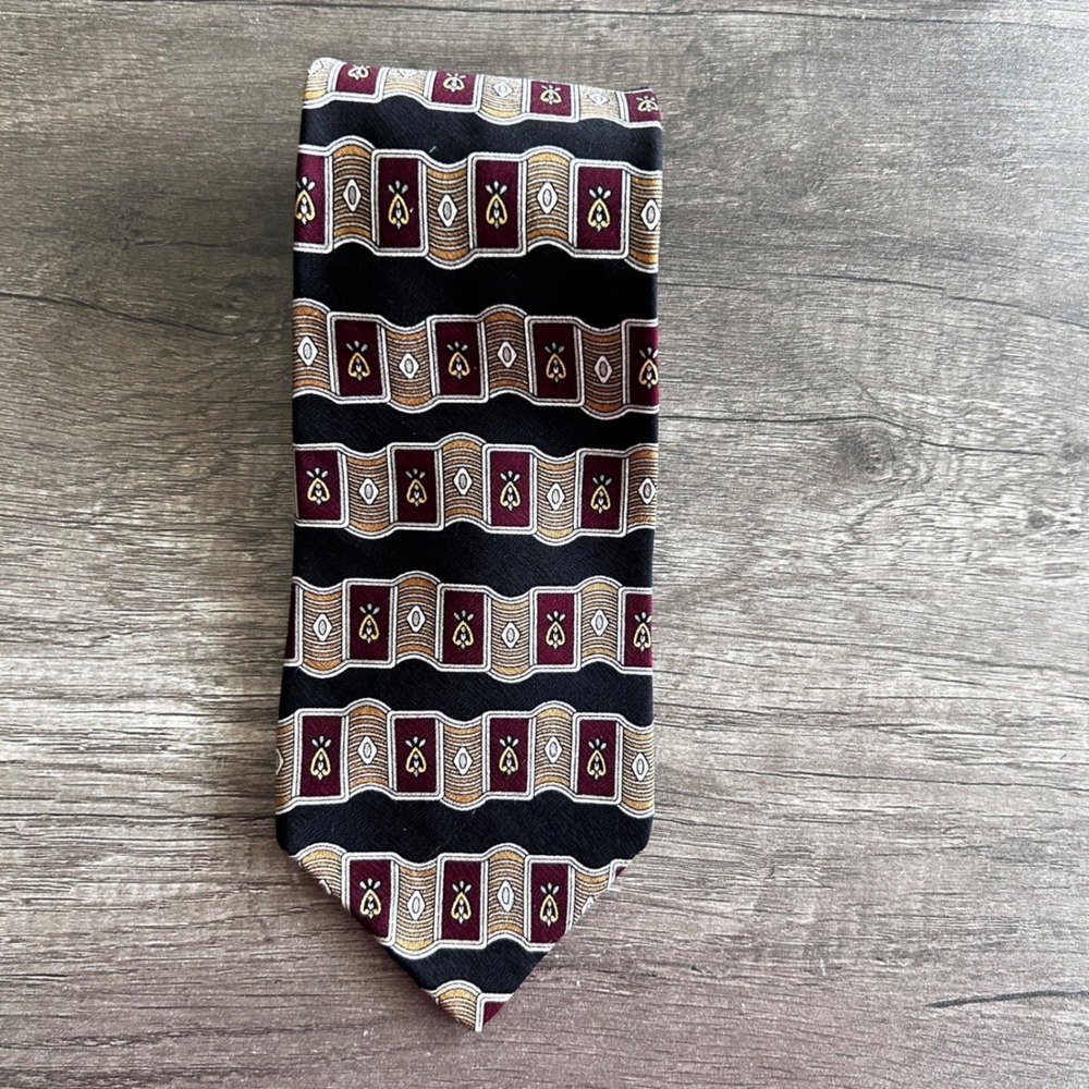 Vintage Savane Mens‎ Retro Silk Necktie Burgundy Black Geometric USA Made 90s